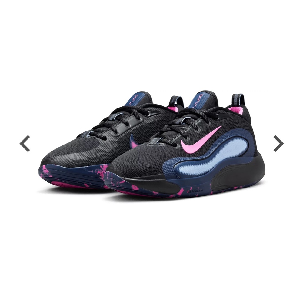 Nike Kids' Grade School IsoFly Basketball Shoes 3 Youth